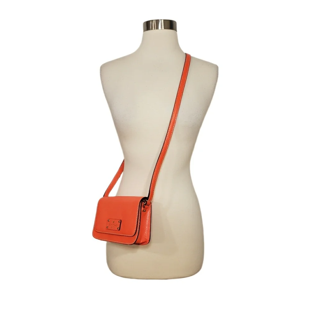 NWOT Kate Spade New York Wellesley Small Coral Fynn Leather Crossbody Bag
